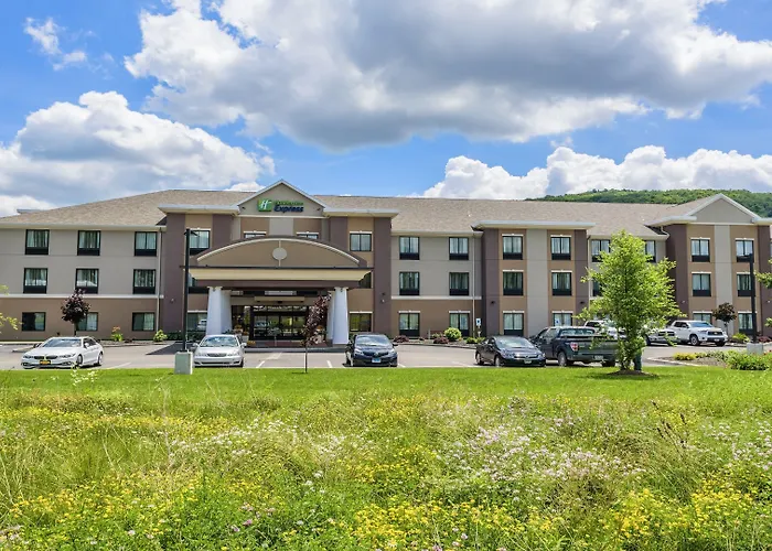 Holiday Inn Express And Suites - Bradford By Ihg